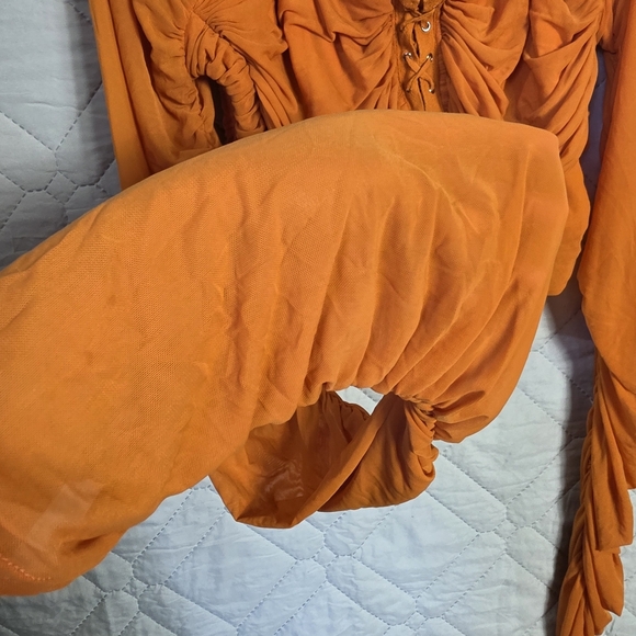 PrettyLittleThing Bright Orange Ruched Lace-Up Crop Top Long Sleeve Sz 1X - Picture 4 of 9
